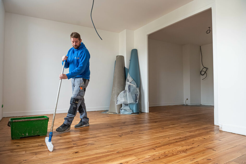 Spécialistes des sols, qu'ils soient neufs ou à rénover, au service des particuliers et des professionnels. Nous intervenons dans les Hautes-Pyrénées, les Pyrénées Atlantiques, le Gers et la Haute-Garonne.
